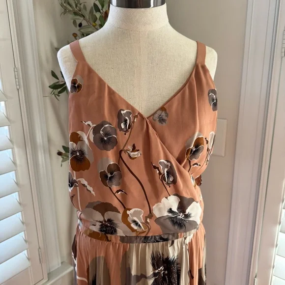 Gucci silk floral dress from pre-fall 2012 line size 40